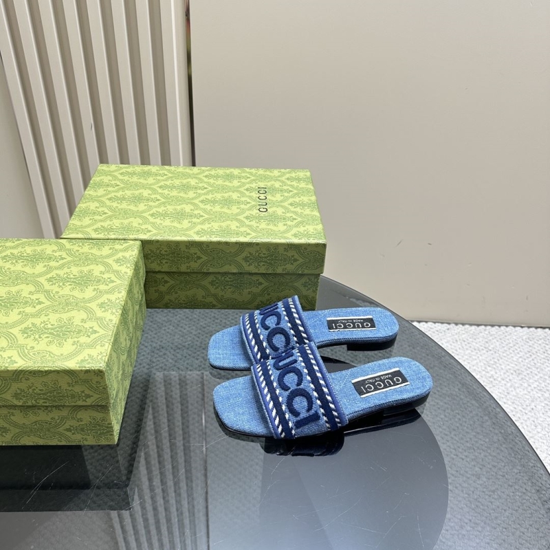 G*u*i slippers